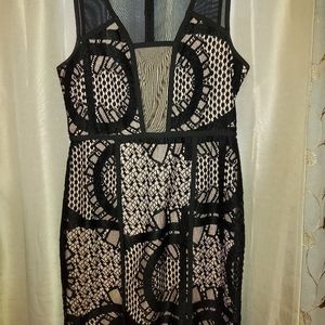 Sleeveless lace cocktail dress